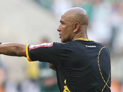 O árbitro Marcelo Aparecido nega interferência externa no clássico paulista.