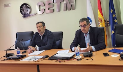 El nuevo presidente de CETM, Carmelo González (derecha), junto al secretario general adjunto de la confederación del transporte, Dulsé Díaz.