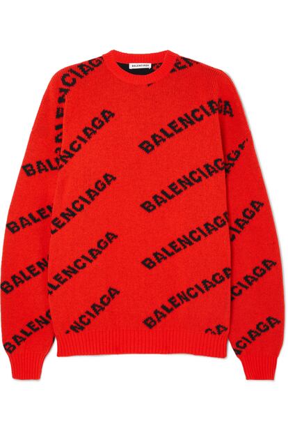 Balenciaga lo apuesta todo al logo en este jersey de lana tejido en Italia (795 euros).