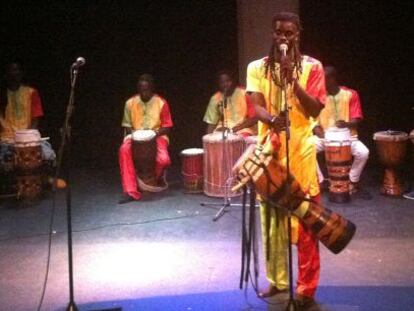 Un momento de la noche de &#039;kai fetch&#039;, que mezcla danza y m&uacute;sica de Senegal.