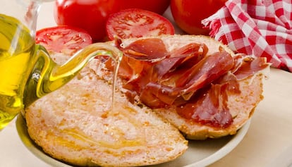 A Spanish classic: bread, tomato, jamón and olive oil.