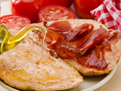 A Spanish classic: bread, tomato, jamón and olive oil.