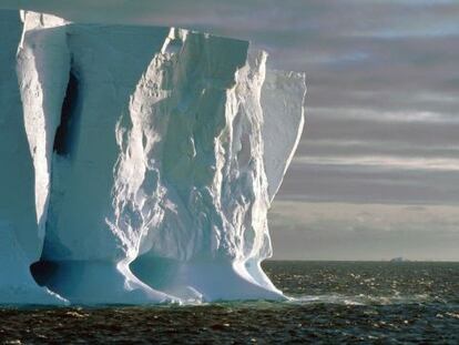 Plataforma helada en el mar de Weddell, en la Antártida, que es inestable debido al cambio climático.