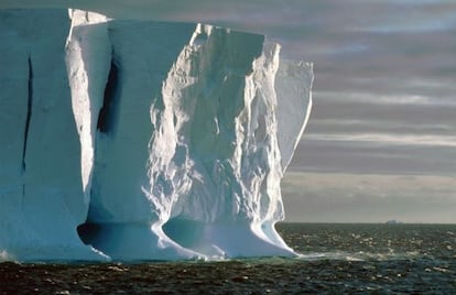 Plataforma helada en el mar de Weddell, en la Antártida, que es inestable debido al cambio climático.