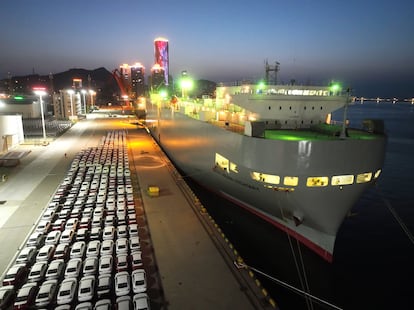 1,700 cars in the port of Lianyungang (China), before being transported to Mexico, in May 2023.