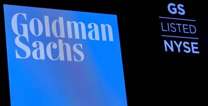 El logotipo de Goldman Sachs en la Bolsa de Nueva York. 