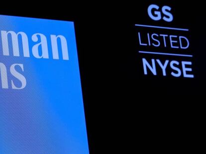 El logotipo de Goldman Sachs en la Bolsa de Nueva York. 