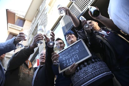 Administración de lotería en Becerril de la Sierra, donde se ha vendido el cuarto premio.