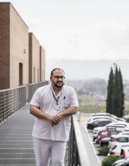 Santiago Abreu és el cap d'urgències de l'hospital d'Igualada, un dels municipis més afectats pel virus.