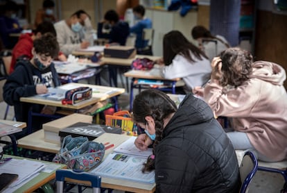 Estudiantes en un colegio público valenciano.