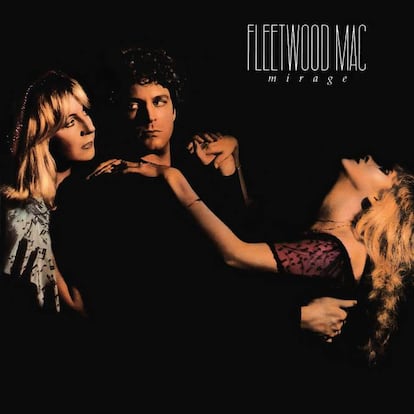 La portada del decimotercer álbum de Fleetwood Mac ha generado más polémica entre sus fans que las propias canciones, que no eran para tirar cohetes. La culpa es de los componentes del grupo Stevie Nicks y Lindsey Buckingham, que entrelazaron sus manitas de tal forma que, si las miras fijamente, giras la portada 90 grados a la derecha y das un pasito patrás, ves el feo rostro de una anciana. ¿Fue casualidad o algo intencionado? Es algo que aún se discute entre los seguidores del grupo, pero la cara se ve tan clara y el título del disco (“espejismo”) es tan delator, que apenas cabe duda.