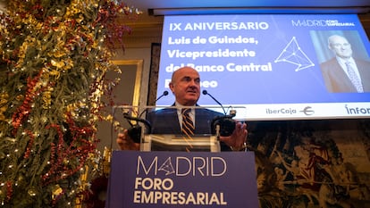 El vicepresidente del Banco Central Europeo (BCE), Luis de Guindos, durante el encuentro celebrado este lunes con empresarios madrileños, en el Hotel Wellington.