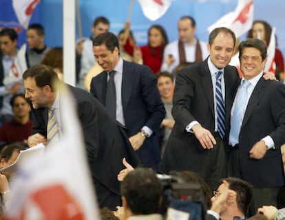 Mariano Rajoy, Eduardo Zaplana, Francisco Camps y Federico Trillo, en un mitin en Alicante en 2004.