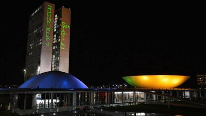 Protesto contra a corrupção no prédio do Congresso Nacional em março de 2016