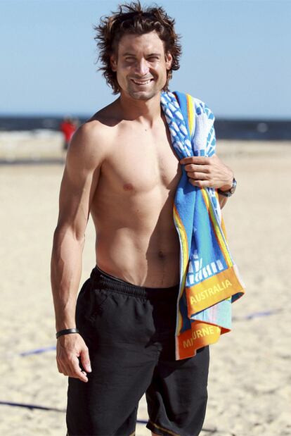 David Ferrer posa en la playa de Port Melbourne.