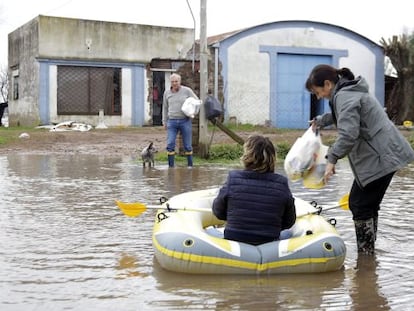 La localidad de San Antonio de Areco, en la provincia de Buenos Aires, anegada por las aguas el pasado viernes.