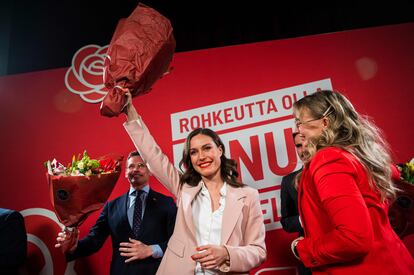 Sanna Marin, este domingo al conocerse el resultado del voto anticipado, en la sede del SDP en Helsinki.