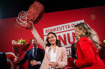 Sanna Marin, este domingo al conocerse el resultado del voto anticipado, en la sede del SDP en Helsinki.