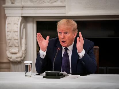 Trump, este lunes en una mesa redonda con empresarios en la Casa Blanca.