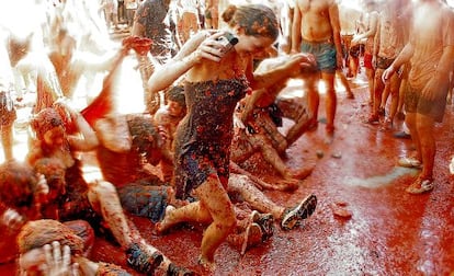 The Tomatina is an hour-long catharsis fueled by more than 100 tons of tomatoes. The event mostly attracts foreign visitors.