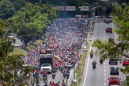 La comitiva de la manifestación de los opositores al Ejecutivo de Maduro.