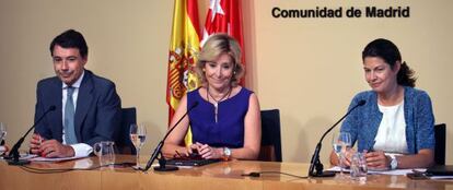 Gonz&aacute;lez, Aguirre y Figar, en la rueda de prensa tras el Consejo de Gobierno.