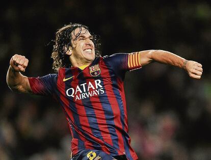 Puyol celebra su gol ante el Almería en el último partido de Liga.