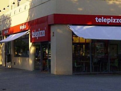 Fachada de un establecimiento de Telepizza.