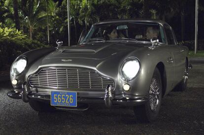 'Casino Royale', estrenada en 2006 y con el actor Daniel Craig en el papel protagonista, trata de los comienzos en la carrera del famoso agente secreto 007. En el rodaje, se recuperó el modelo icónico de Aston Martin, el BD5.