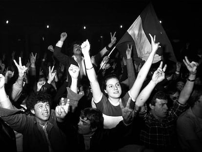 Celebración de los resultados del referéndum de Autonomía de Andalucía, en Sevilla.