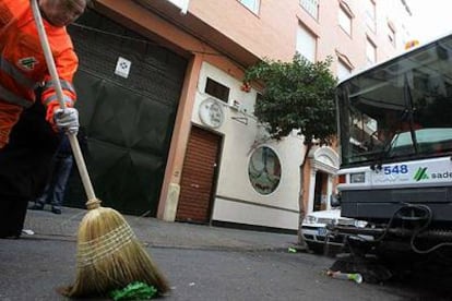 Fachada del local de copas junto al que fue apuñalado el hombre fallecido en Córdoba.