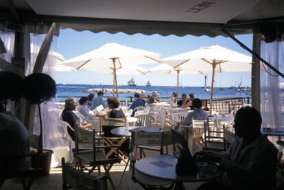 Una de las terrazas de la Croisette, en Cannes