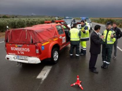 Un bombero muere este domingo en la provincia de Málaga al volcar el camión en el que circulaba