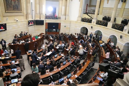 Senadores durante la discusión sobre el proyecto de ley de la jurisdicción agraria, el 9 de diciembre en Bogotá