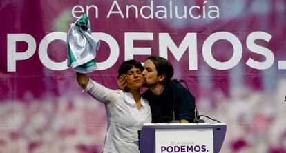 Teresa Rodríguez y Pablo Iglesias, en el acto de Málaga.