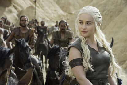 Emilia Clarke, que interpreta a Daenerys Targaryen, reina de dragones.