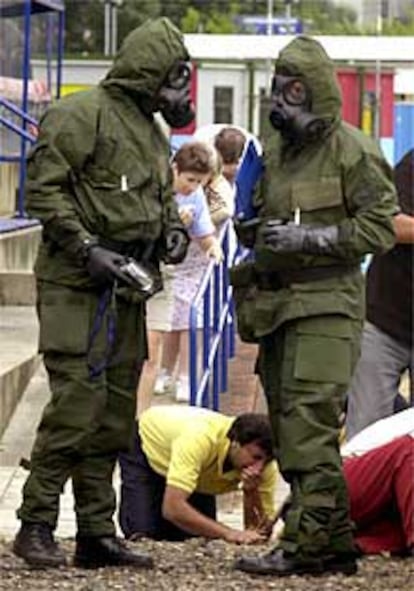 Servicios de emergencia en un simulacro de ataque químico en Londres.