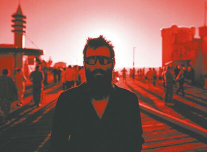 Portada de &#39;Hombre lobo: 12 songs of desire&#39; del grupo Eels