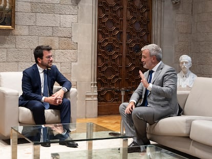 El presidente de la Generalitat, Pere Aragonès, y el alcalde de Barcelona, Jaume Collboni, en el Palau de la Generalitat, este miércoles, durante su primera reunión bilateral.