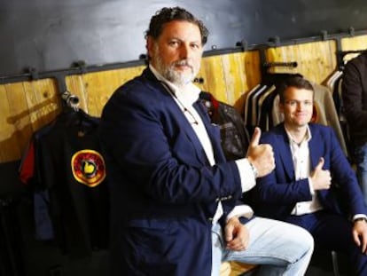 Juan Manuel Vin&oacute;s, Gerald P&ouml;llman y Paco Bult&oacute;, fundadores de la nueva Bultaco, en abril pasado. 