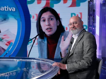 El gobernador de Emilia Romaña, Stefano Bonaccini, durante un programa televisivo en el que también intervino la diputada Elly Schlein, en Roma el 22 de febrero.