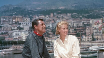 Cary Grant y Grace Kelly en 'Atrapa un ladrón'.