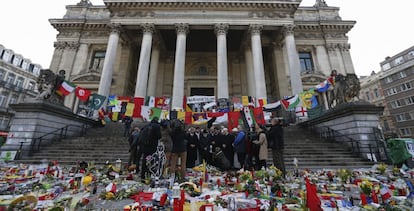 La Plaza de la Bolsa de Buselas, durante una ofrenda floral en memoria de las v&iacute;ctimas de los atentados.