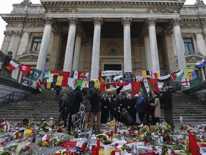 La Plaza de la Bolsa de Buselas, durante una ofrenda floral en memoria de las v&iacute;ctimas de los atentados.