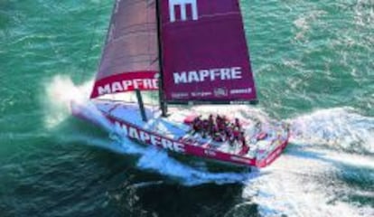 El Volvo Open 70 Mapfre con casi 22 metros de eslora, fue construido por el astillero King Marine en Alginet, Valencia, en abril de 2011.