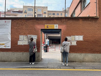 Comisaría de Policía junto a la calle de Balmes de Barcelona, donde se tramitan las peticiones de asilo.