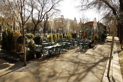 Caf&eacute; Gij&oacute;n&#039;s terrace on Recoletos boulevard in the center of Madrid.