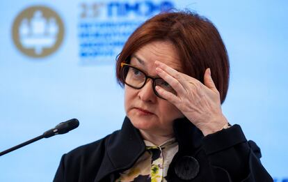 La gobernadora del banco central ruso, Elvira Nabiullina, en un acto en San Petersburgo.