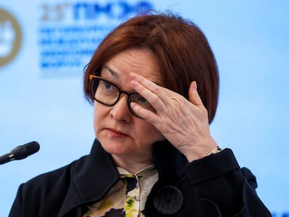 Las diferencias entre Putin y su banco central, una nueva señal del deterioro de la economía rusa