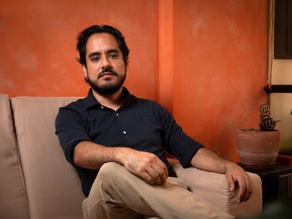 El periodista peruano Ernesto Cabral.